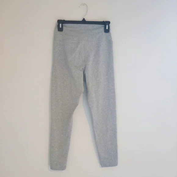 Old Navy High Rise Gray Leggings - Picture 4 of 5